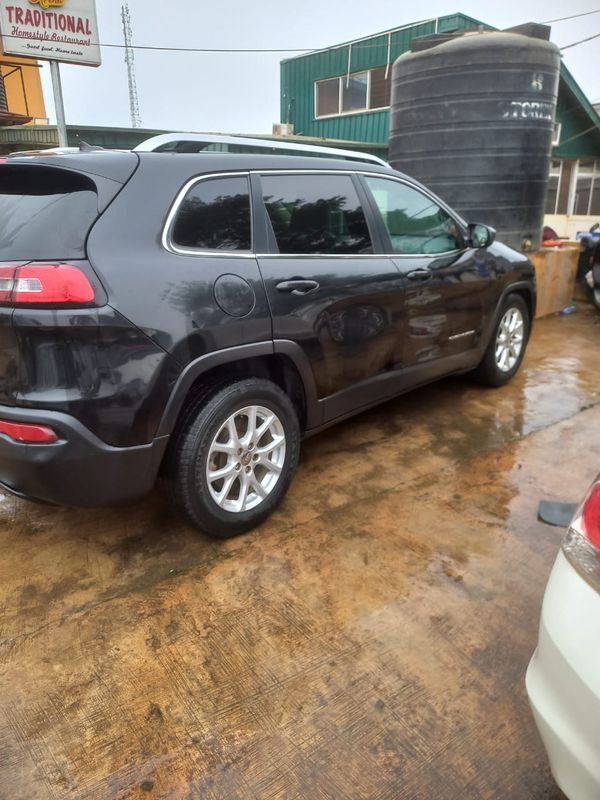 Thumbnail 8 of 2015 JEEP Cherokee